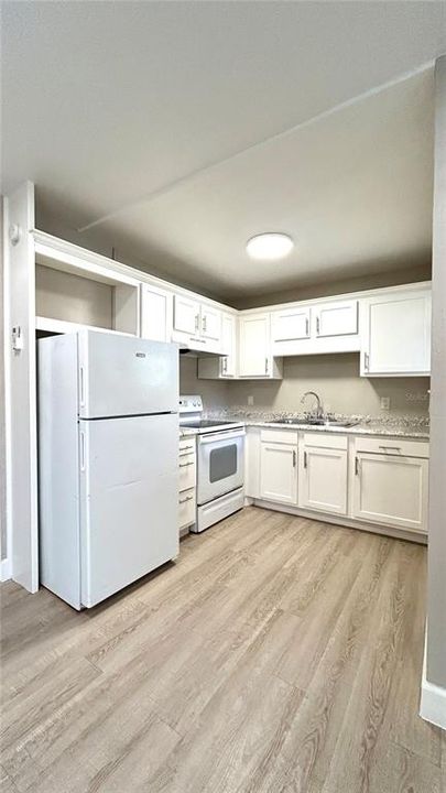 For Rent: $1,100 (1 beds, 1 baths, 700 Square Feet)