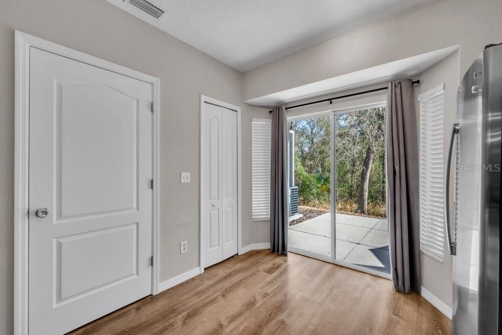 Activo con contrato: $255,000 (3 camas, 2 baños, 1383 Pies cuadrados)