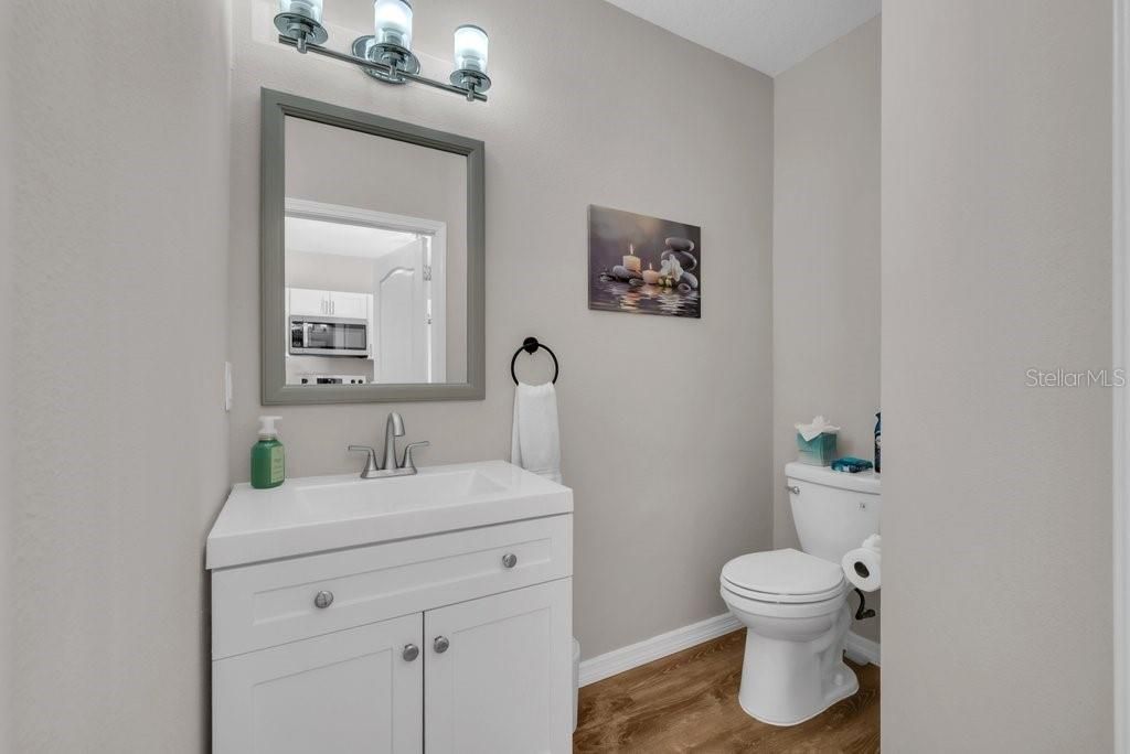 Activo con contrato: $255,000 (3 camas, 2 baños, 1383 Pies cuadrados)