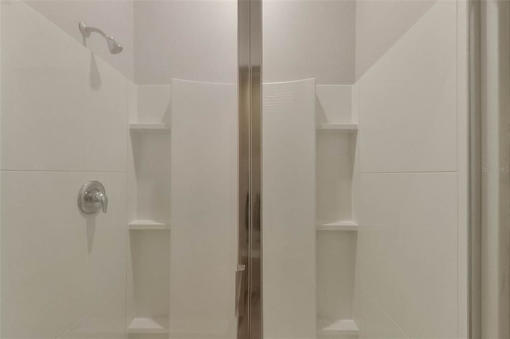 For Rent: $2,495 (5 beds, 3 baths, 2268 Square Feet)
