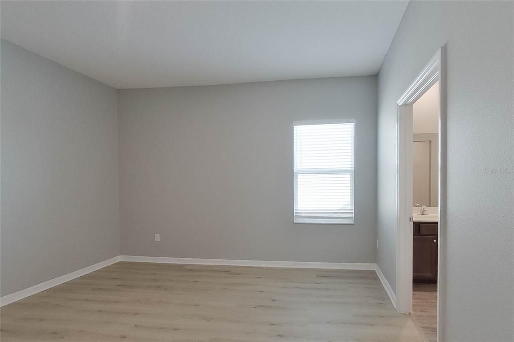 For Rent: $2,495 (5 beds, 3 baths, 2268 Square Feet)