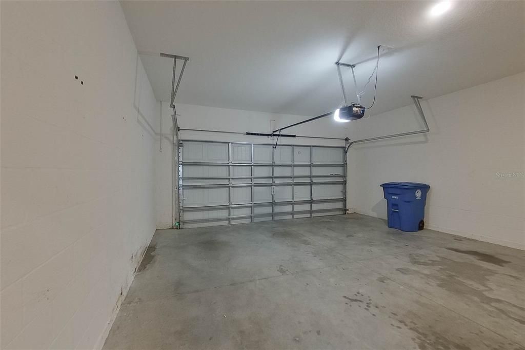 For Rent: $2,495 (5 beds, 3 baths, 2268 Square Feet)