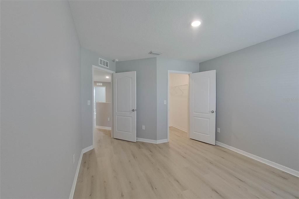 For Rent: $2,495 (5 beds, 3 baths, 2268 Square Feet)