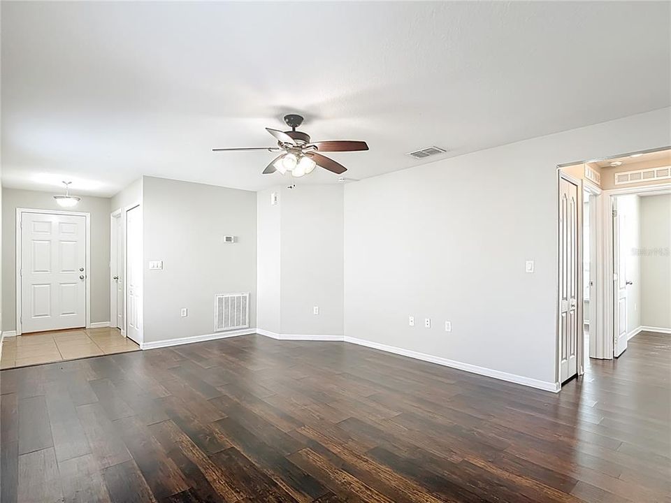 For Sale: $269,000 (3 beds, 2 baths, 1360 Square Feet)