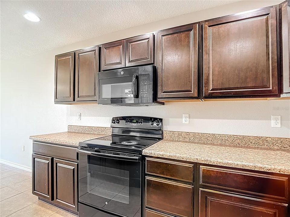 For Sale: $269,000 (3 beds, 2 baths, 1360 Square Feet)