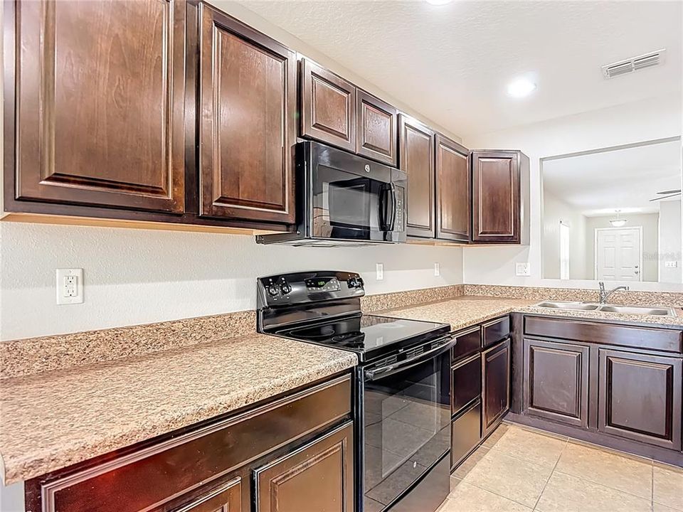 For Sale: $269,000 (3 beds, 2 baths, 1360 Square Feet)