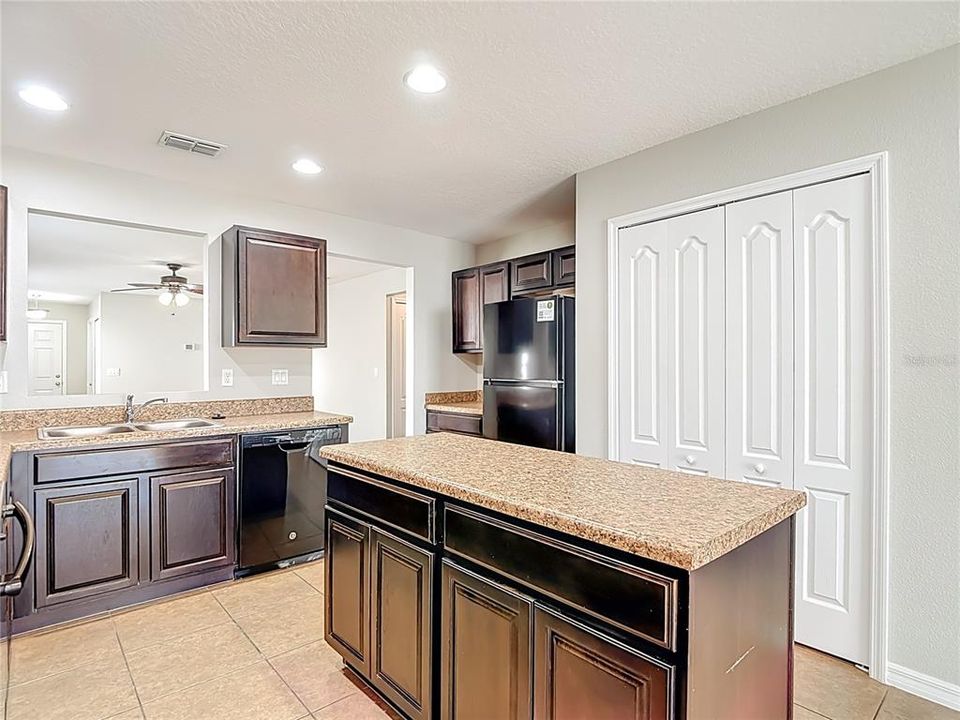 For Sale: $269,000 (3 beds, 2 baths, 1360 Square Feet)