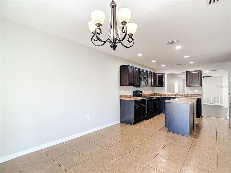 For Sale: $269,000 (3 beds, 2 baths, 1360 Square Feet)