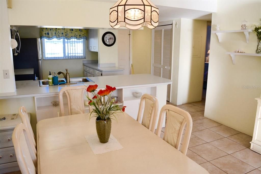 En Venta: $169,000 (2 camas, 2 baños, 1064 Pies cuadrados)