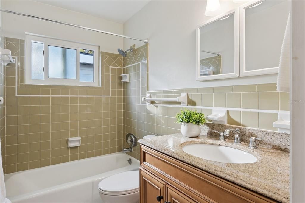 Activo con contrato: $549,900 (3 camas, 0 baños, 1596 Pies cuadrados)