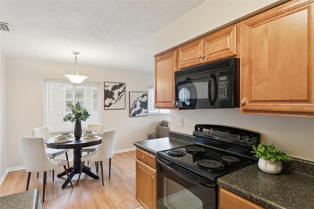 Activo con contrato: $549,900 (3 camas, 0 baños, 1596 Pies cuadrados)