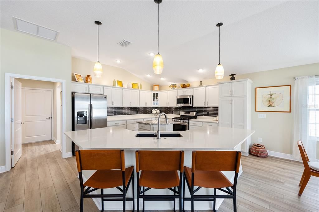 Active With Contract: $675,000 (3 beds, 2 baths, 1933 Square Feet)
