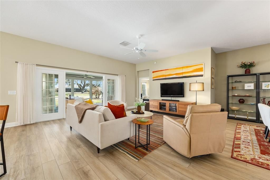 Active With Contract: $675,000 (3 beds, 2 baths, 1933 Square Feet)