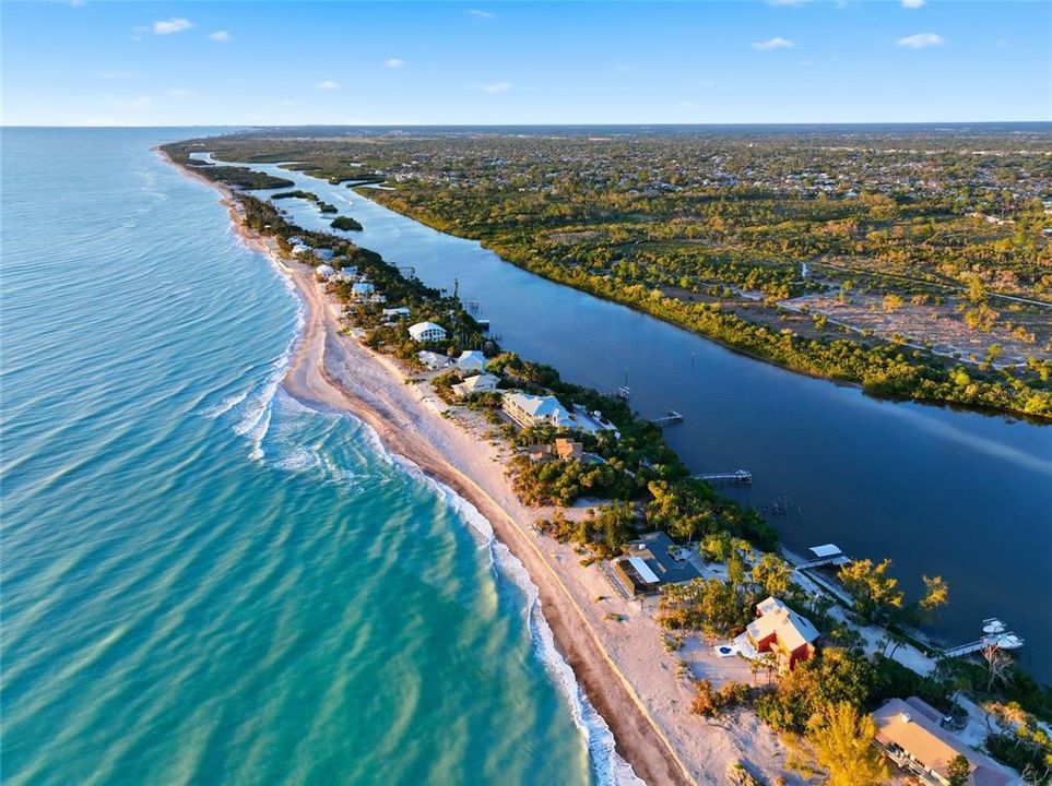 На продажу: $2,750,000 (1.06 acres)