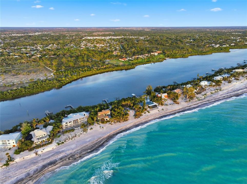 На продажу: $2,750,000 (1.06 acres)