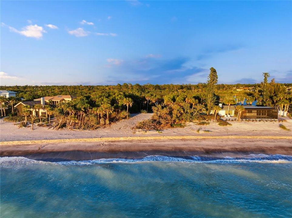 На продажу: $2,750,000 (1.06 acres)