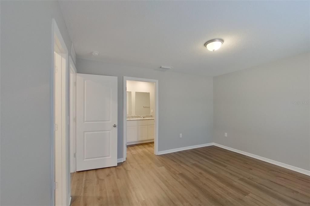 For Rent: $1,815 (4 beds, 2 baths, 1449 Square Feet)