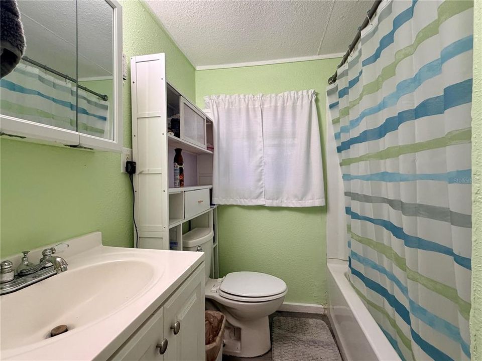 На продажу: $149,500 (2 спален, 1 ванн, 672 Квадратных фут)