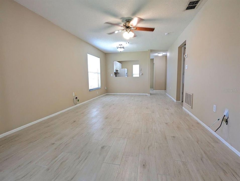 В аренду: $1,825 (2 спален, 2 ванн, 910 Квадратных фут)