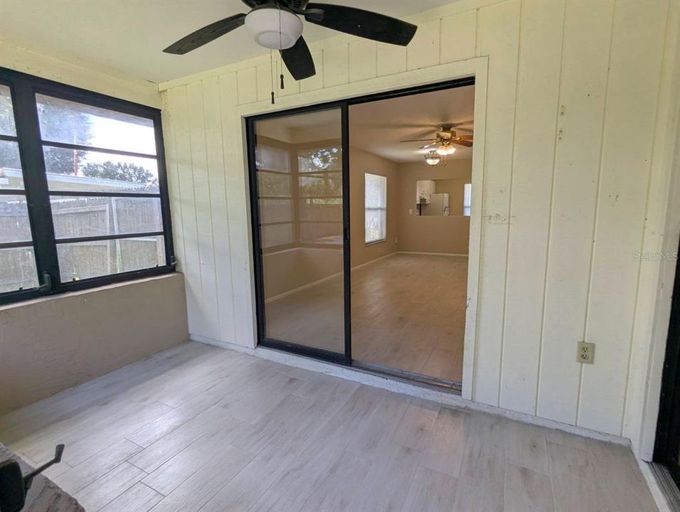 В аренду: $1,825 (2 спален, 2 ванн, 910 Квадратных фут)