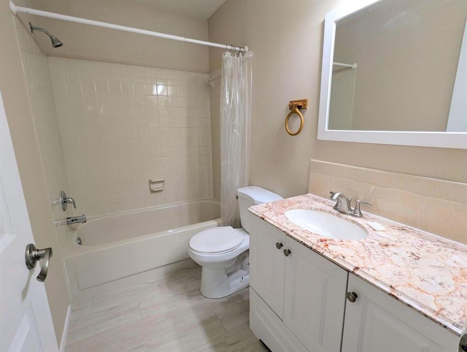 В аренду: $1,825 (2 спален, 2 ванн, 910 Квадратных фут)