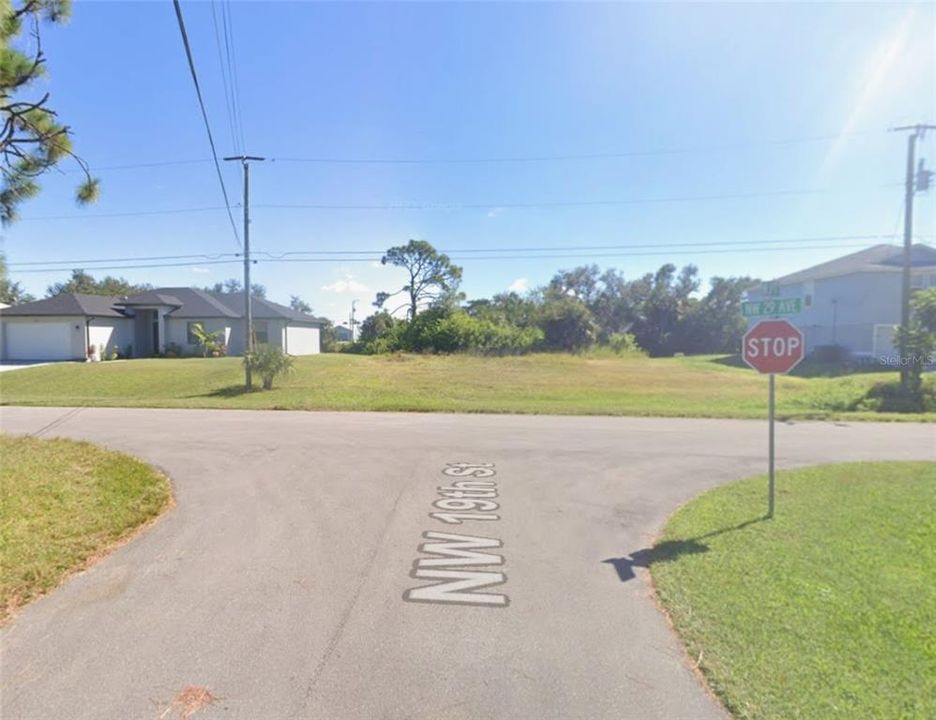 На продажу: $56,000 (0.26 acres)