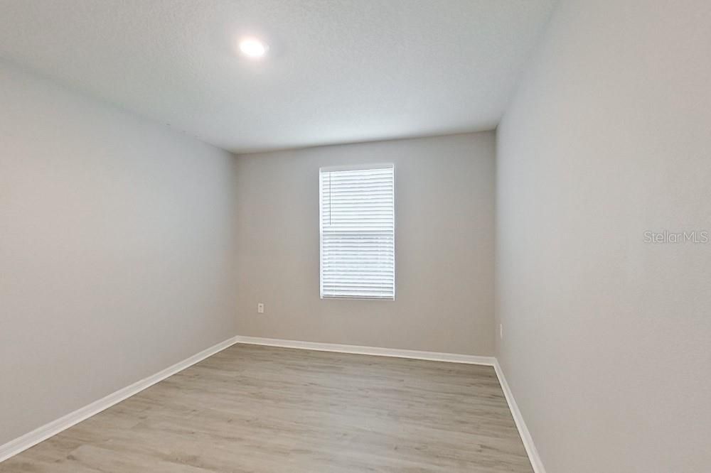 For Rent: $2,095 (4 beds, 2 baths, 2054 Square Feet)