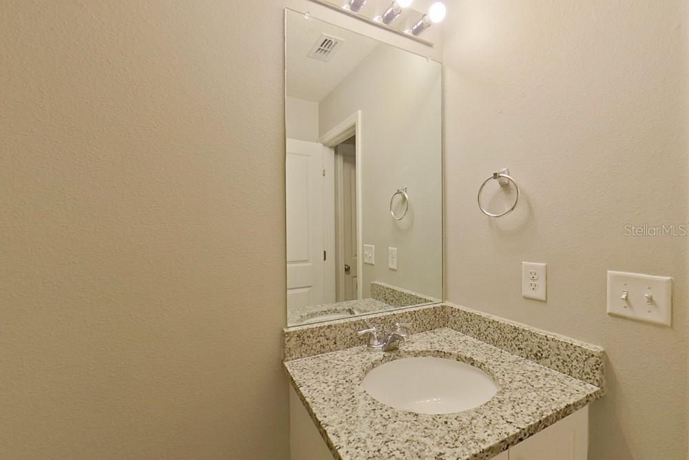 For Rent: $2,095 (4 beds, 2 baths, 2054 Square Feet)