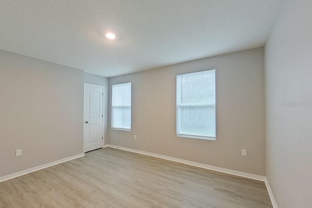 For Rent: $2,095 (4 beds, 2 baths, 2054 Square Feet)