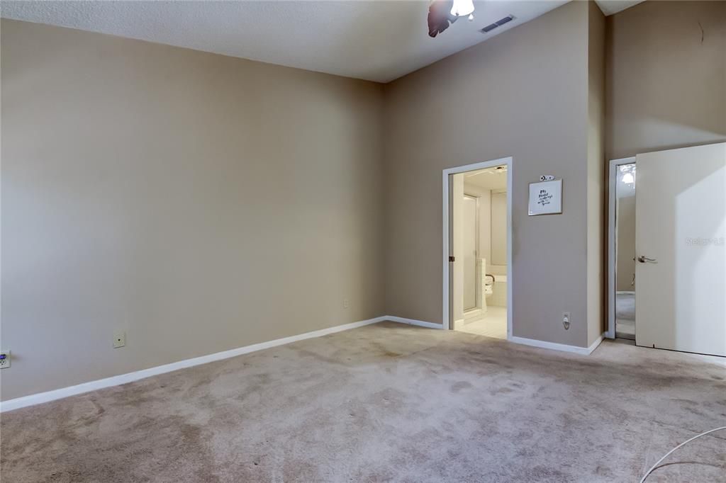Active With Contract: $339,000 (3 beds, 2 baths, 1600 Square Feet)
