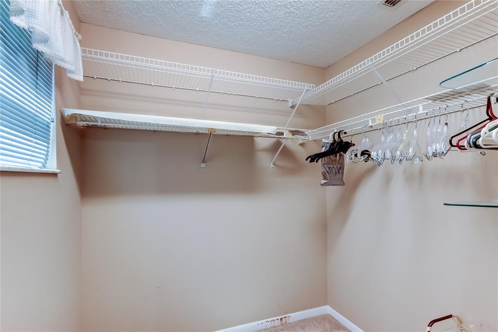 Active With Contract: $339,000 (3 beds, 2 baths, 1600 Square Feet)