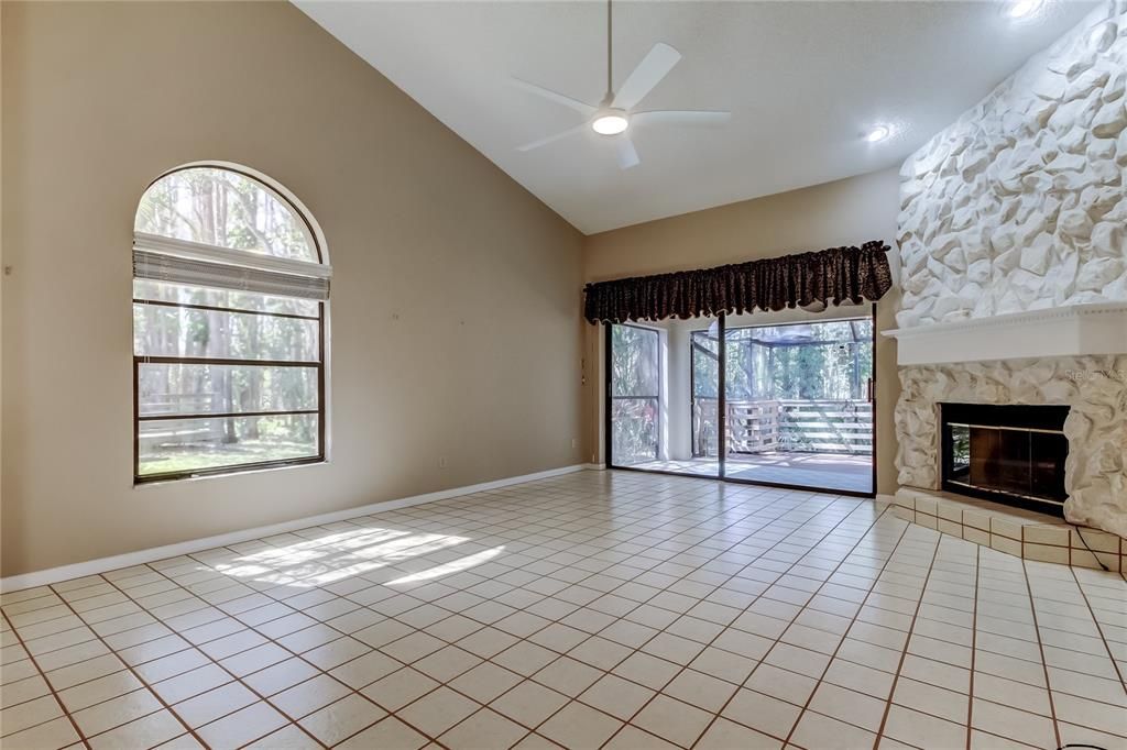 Active With Contract: $339,000 (3 beds, 2 baths, 1600 Square Feet)