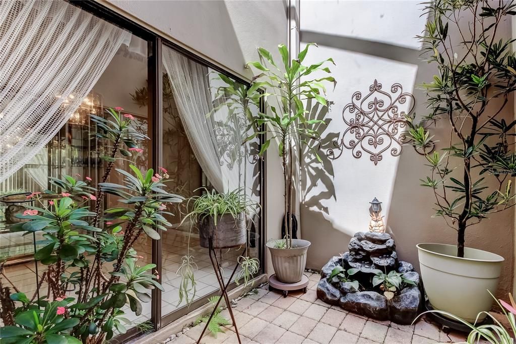Active With Contract: $339,000 (3 beds, 2 baths, 1600 Square Feet)