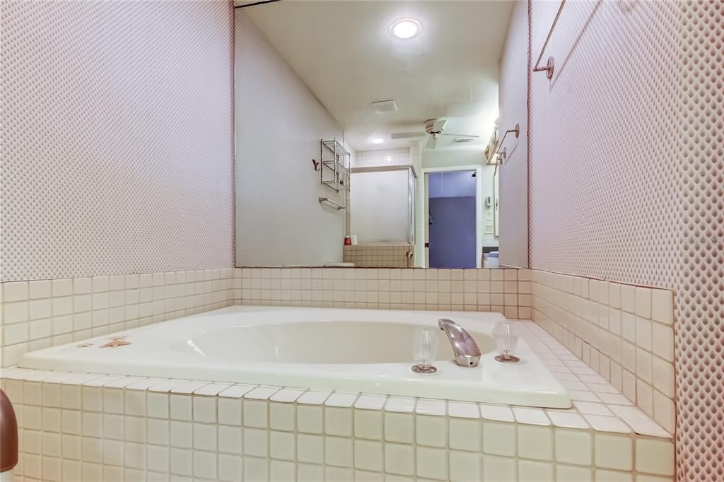 Active With Contract: $339,000 (3 beds, 2 baths, 1600 Square Feet)
