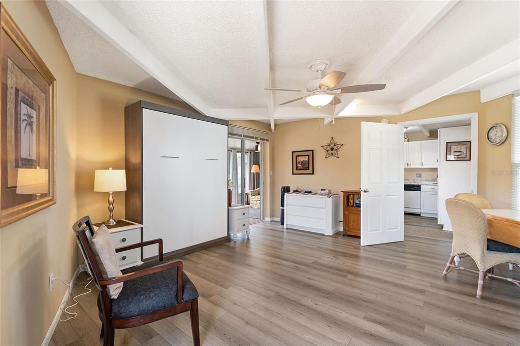 For Sale: $145,000 (1 beds, 1 baths, 491 Square Feet)