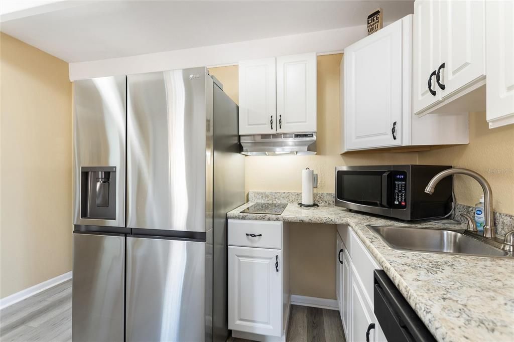 For Sale: $145,000 (1 beds, 1 baths, 491 Square Feet)
