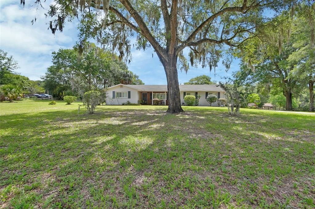 Active With Contract: $529,900 (3 beds, 2 baths, 1713 Square Feet)