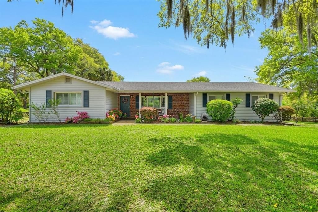 Active With Contract: $529,900 (3 beds, 2 baths, 1713 Square Feet)