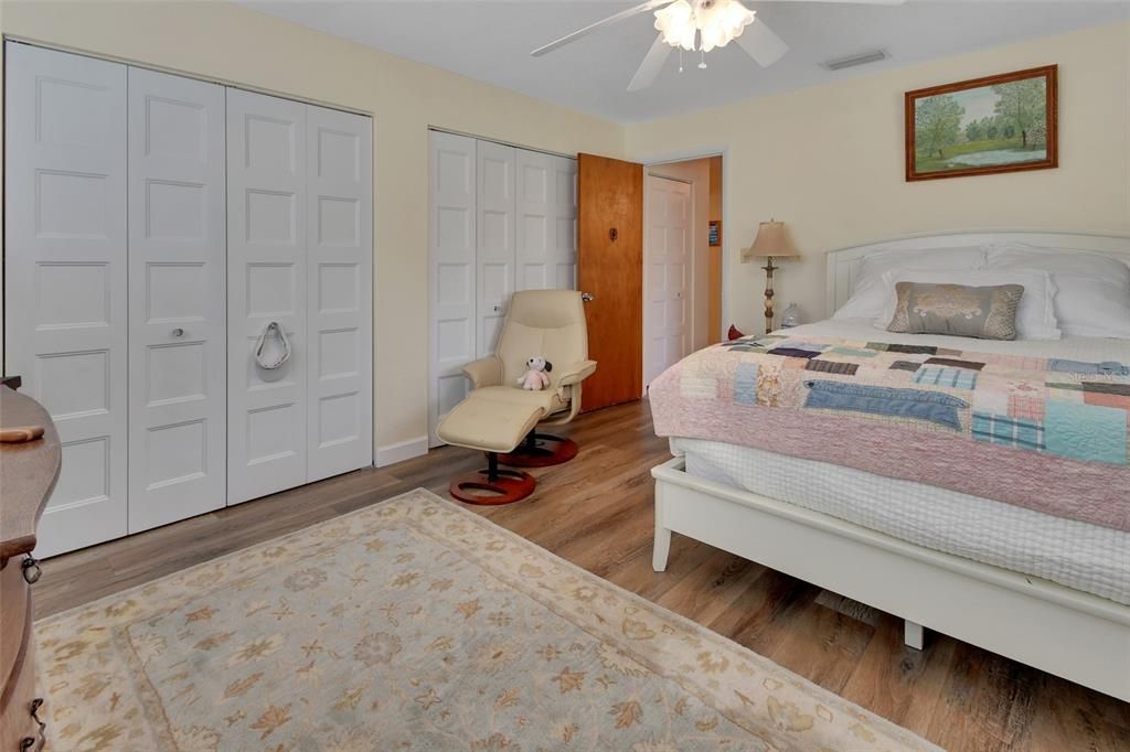 Active With Contract: $529,900 (3 beds, 2 baths, 1713 Square Feet)