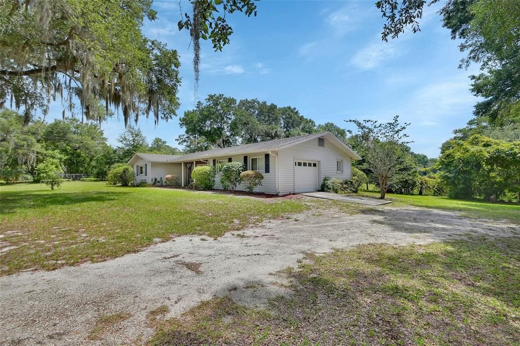 Active With Contract: $529,900 (3 beds, 2 baths, 1713 Square Feet)