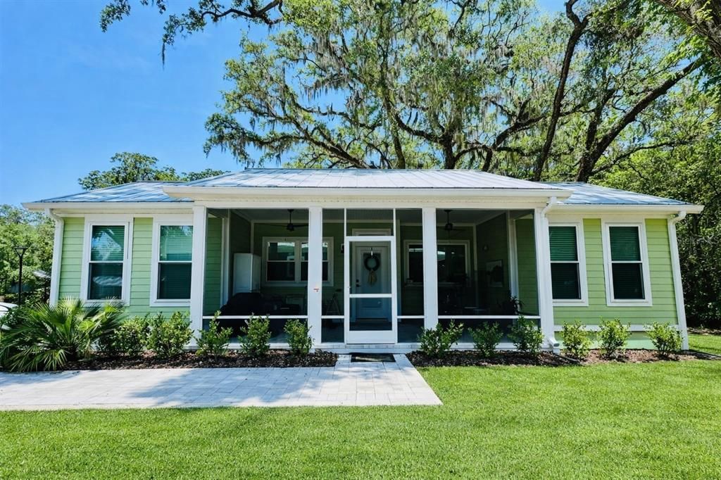 For Sale: $144,900 (2 beds, 2 baths, 772 Square Feet)