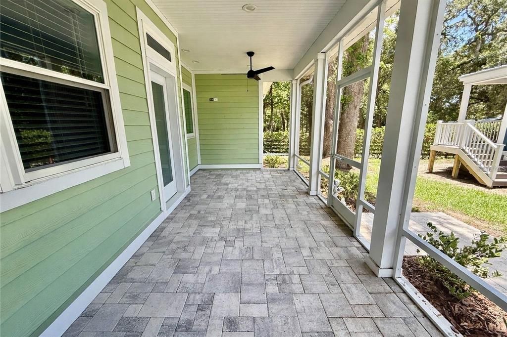 For Sale: $144,900 (2 beds, 2 baths, 772 Square Feet)