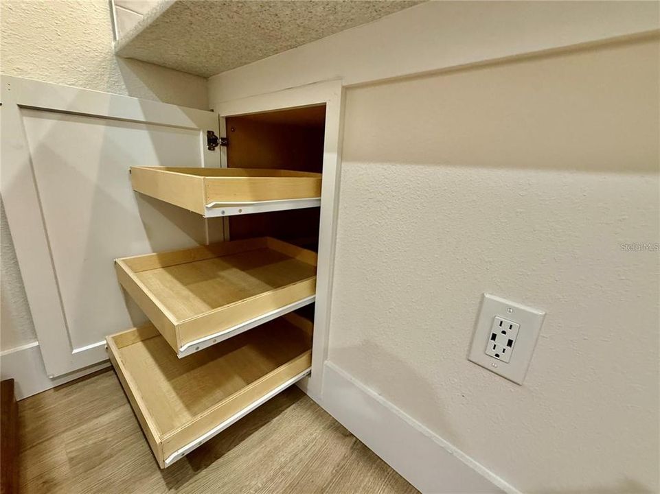 For Sale: $144,900 (2 beds, 2 baths, 772 Square Feet)