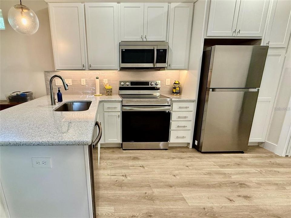 For Sale: $144,900 (2 beds, 2 baths, 772 Square Feet)