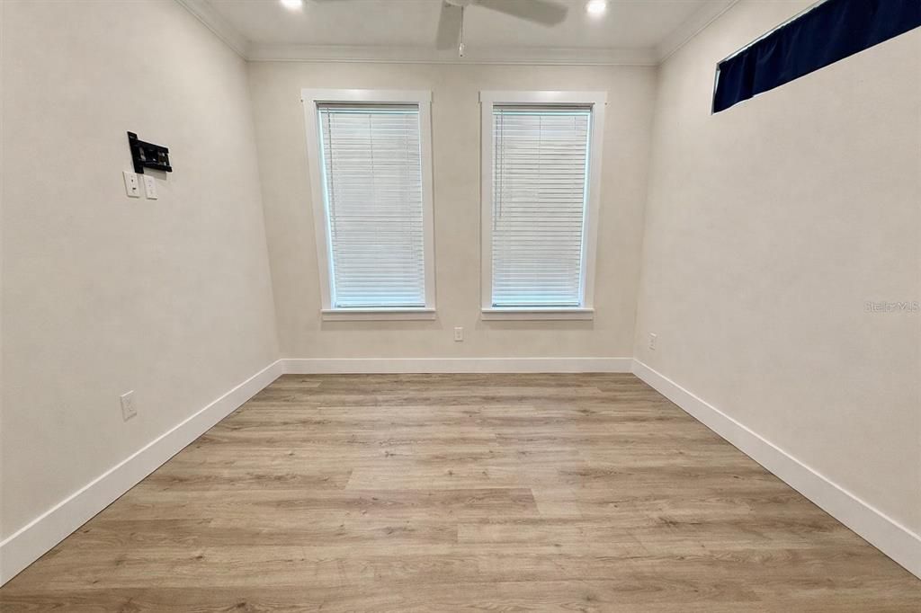 For Sale: $144,900 (2 beds, 2 baths, 772 Square Feet)