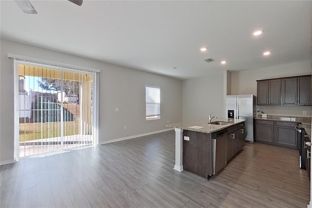 В аренду: $2,495 (5 спален, 3 ванн, 2268 Квадратных фут)