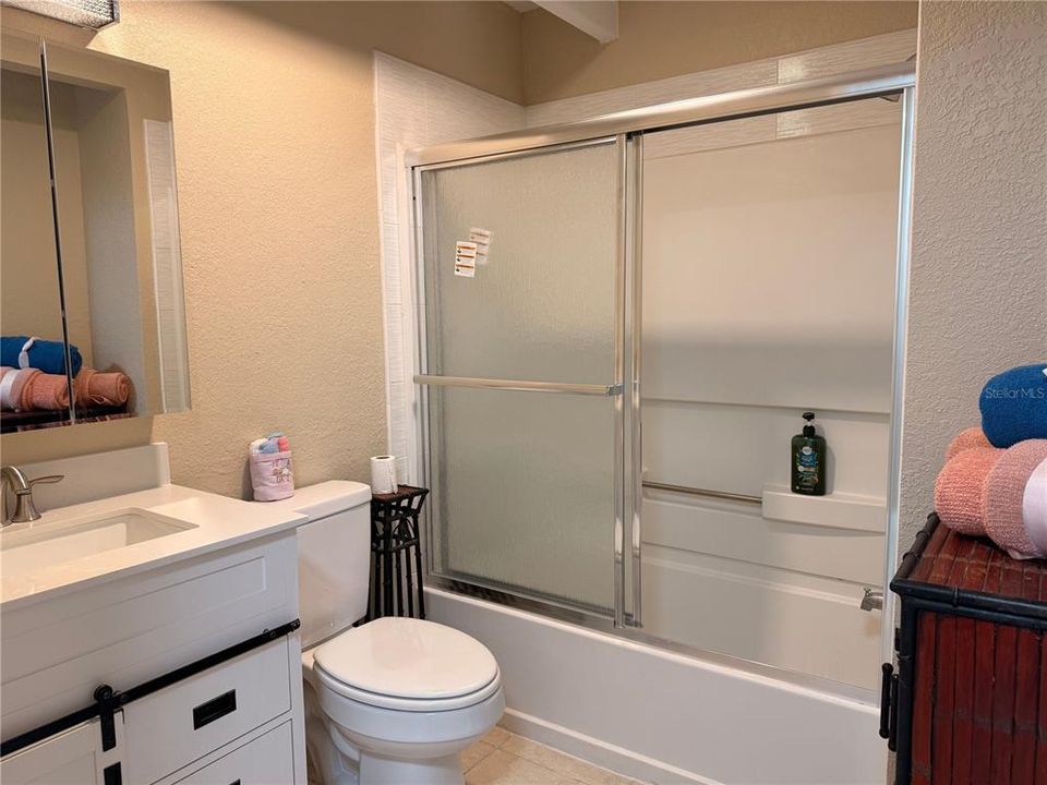 For Sale: $170,000 (2 beds, 2 baths, 860 Square Feet)