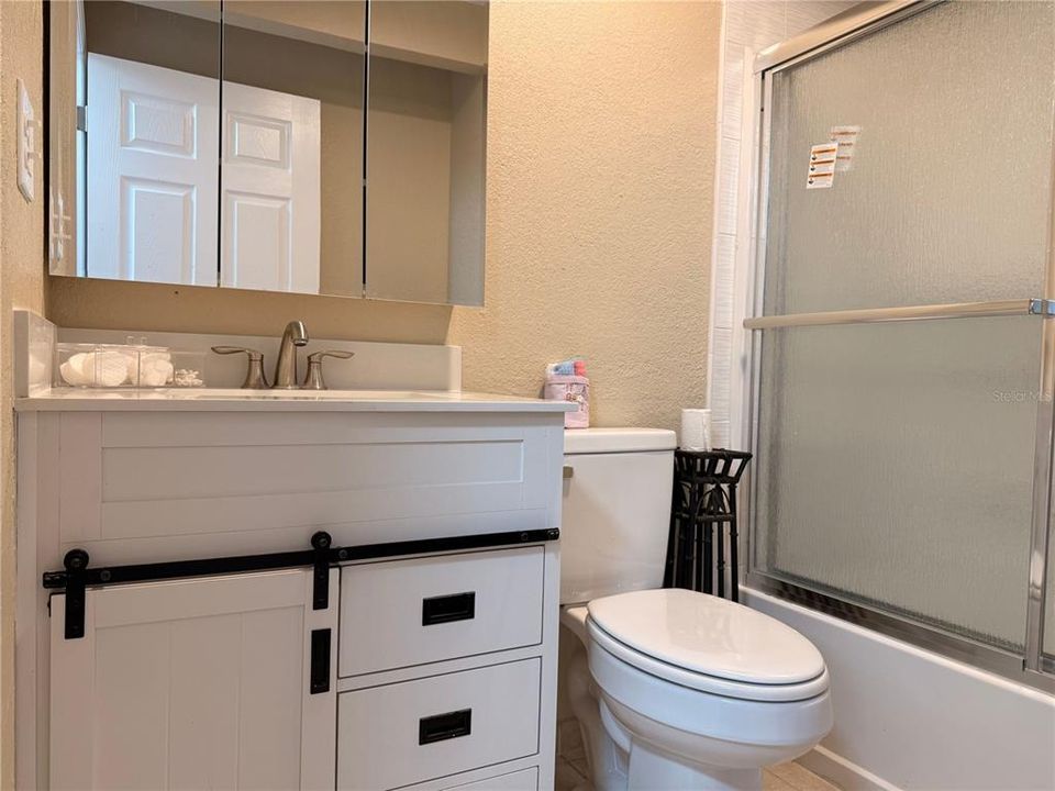 For Sale: $170,000 (2 beds, 2 baths, 860 Square Feet)