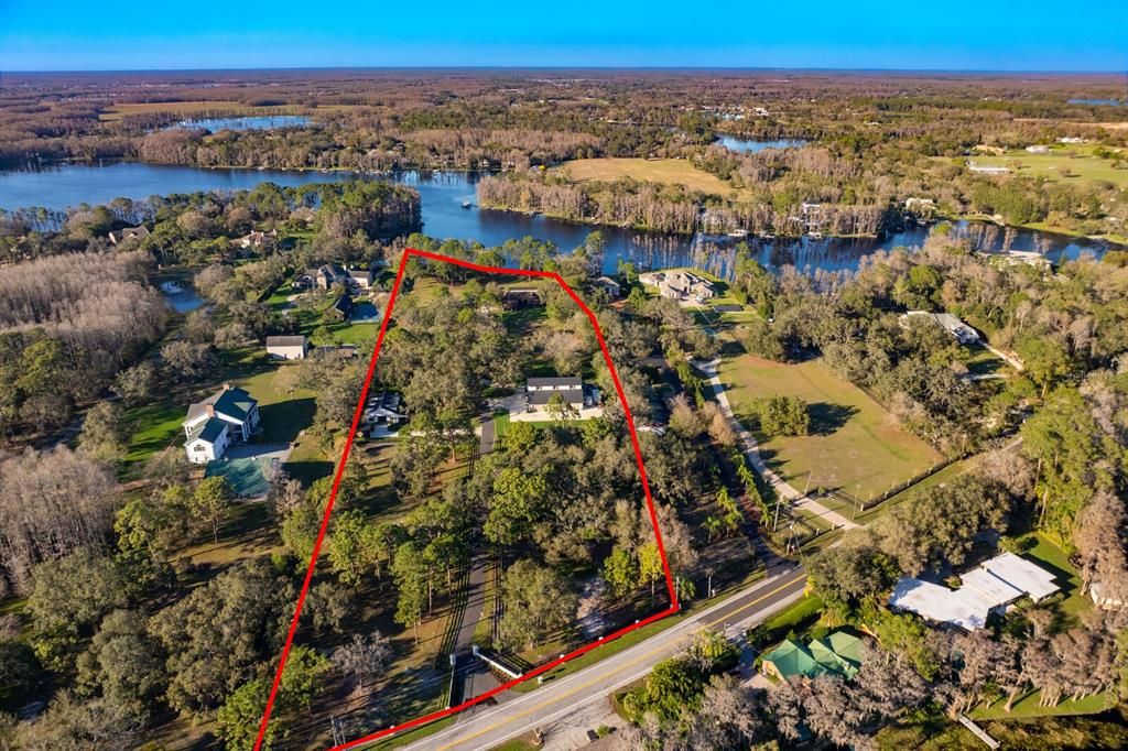 На продажу: $5,995,000 (12.44 acres)
