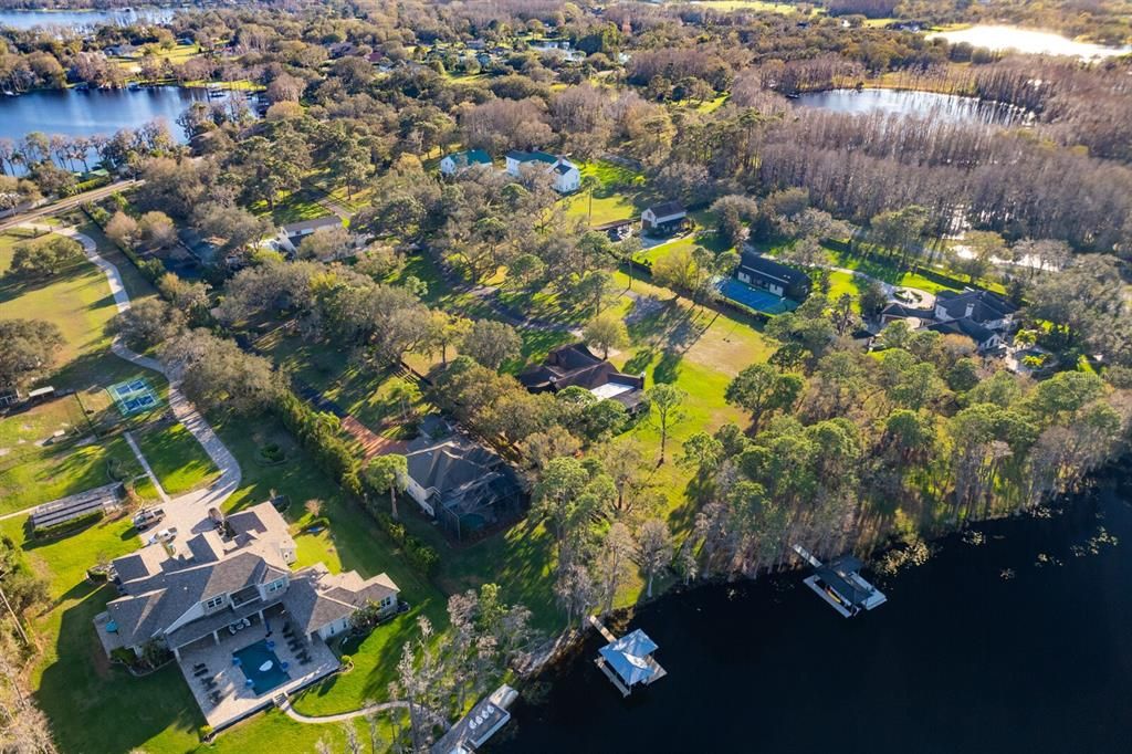 На продажу: $5,995,000 (12.44 acres)
